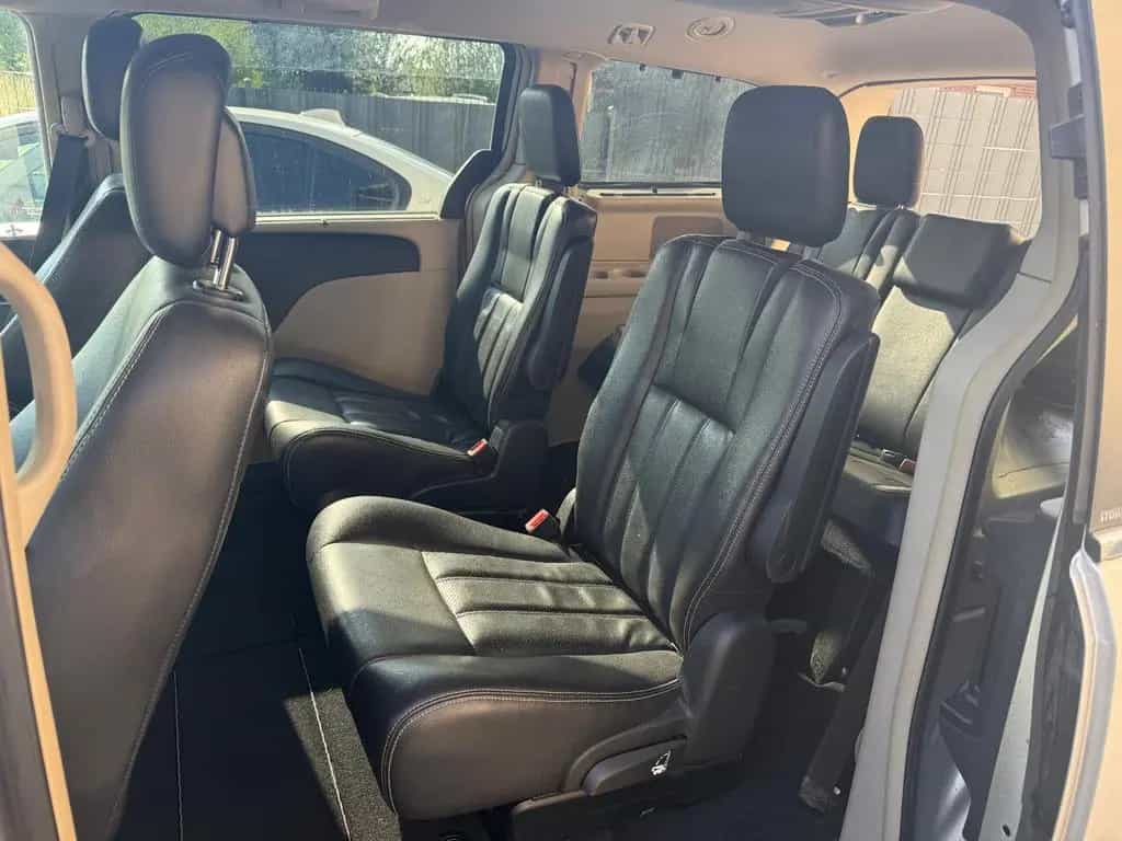 Lancia Voyager 2.8 JTDM Gold+Leder+Navi+AHK+7 Sitz+ 12/2011-photo-7
