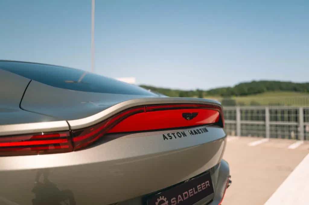 Aston Martin V8 Vantage Ceramic, Carbon, Q 01/2025-photo-17