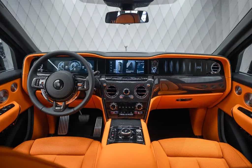 Rolls-Royce Cullinan BLACK BADGE 2026 MANSORY BLACK/ORANGE 02/2026-photo-17