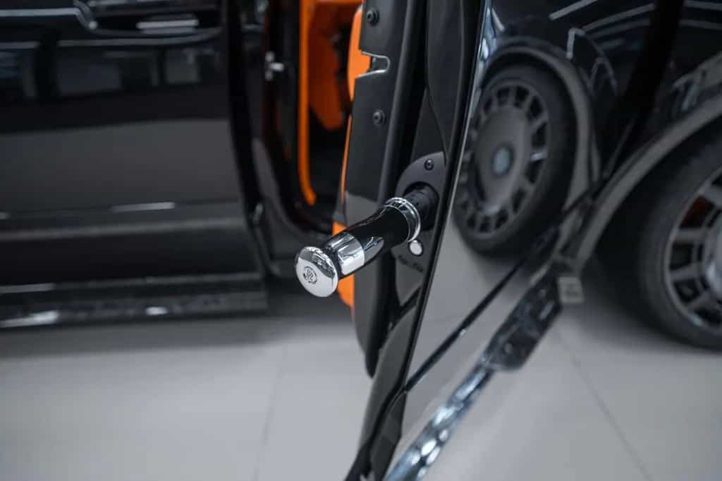 Rolls-Royce Cullinan BLACK BADGE 2026 MANSORY BLACK/ORANGE 02/2026-photo-25