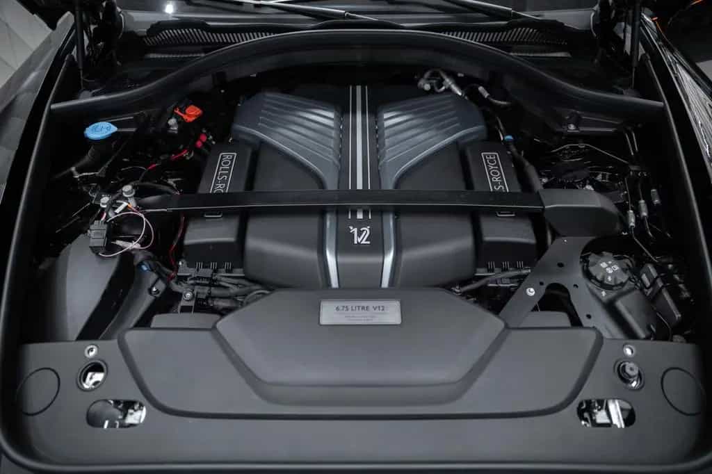 Rolls-Royce Cullinan BLACK BADGE 2026 MANSORY BLACK/ORANGE 02/2026-photo-29