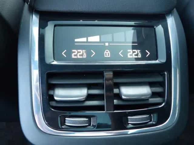 Volvo XC60 R Design B4 Aut.EU6d*PANO*360°*H+K*HUD* 06/2021-photo-15