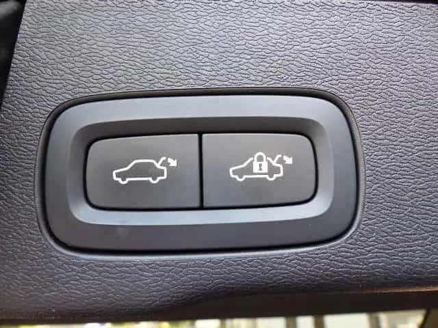 Volvo XC60 R Design B4 Aut.EU6d*PANO*360°*H+K*HUD* 06/2021-photo-17
