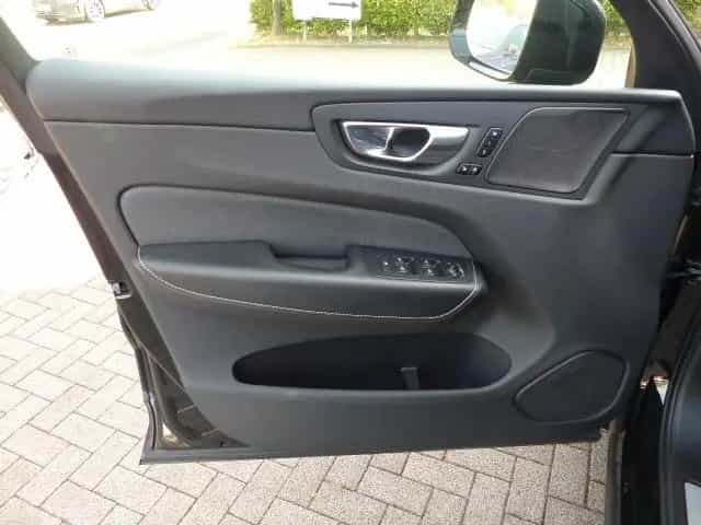 Volvo XC60 R Design B4 Aut.EU6d*PANO*360°*H+K*HUD* 06/2021-photo-3
