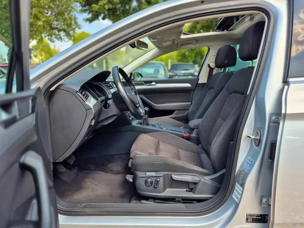 Volkswagen Passat Comfortline BMT *Pano *Navi *PDC *DAB 02/2015-photo-9