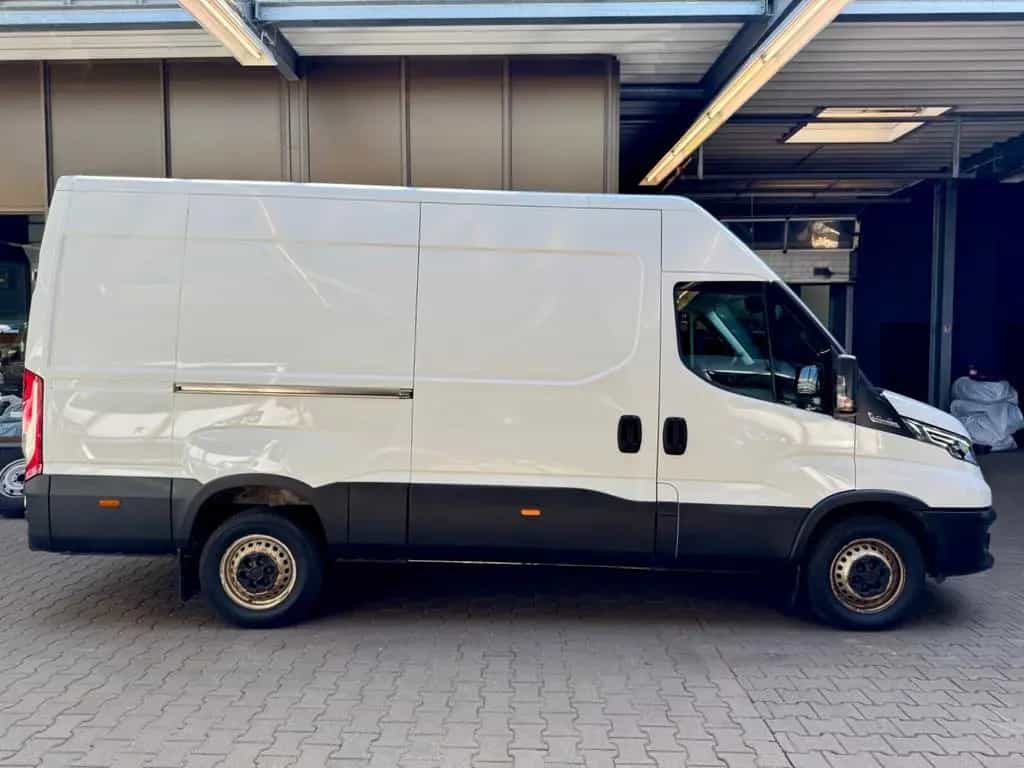 Iveco Other Daily 3.0 D 3520L L3H2 AUTOMATIK CAM 3,5tAHK LED 02/2022-photo-10