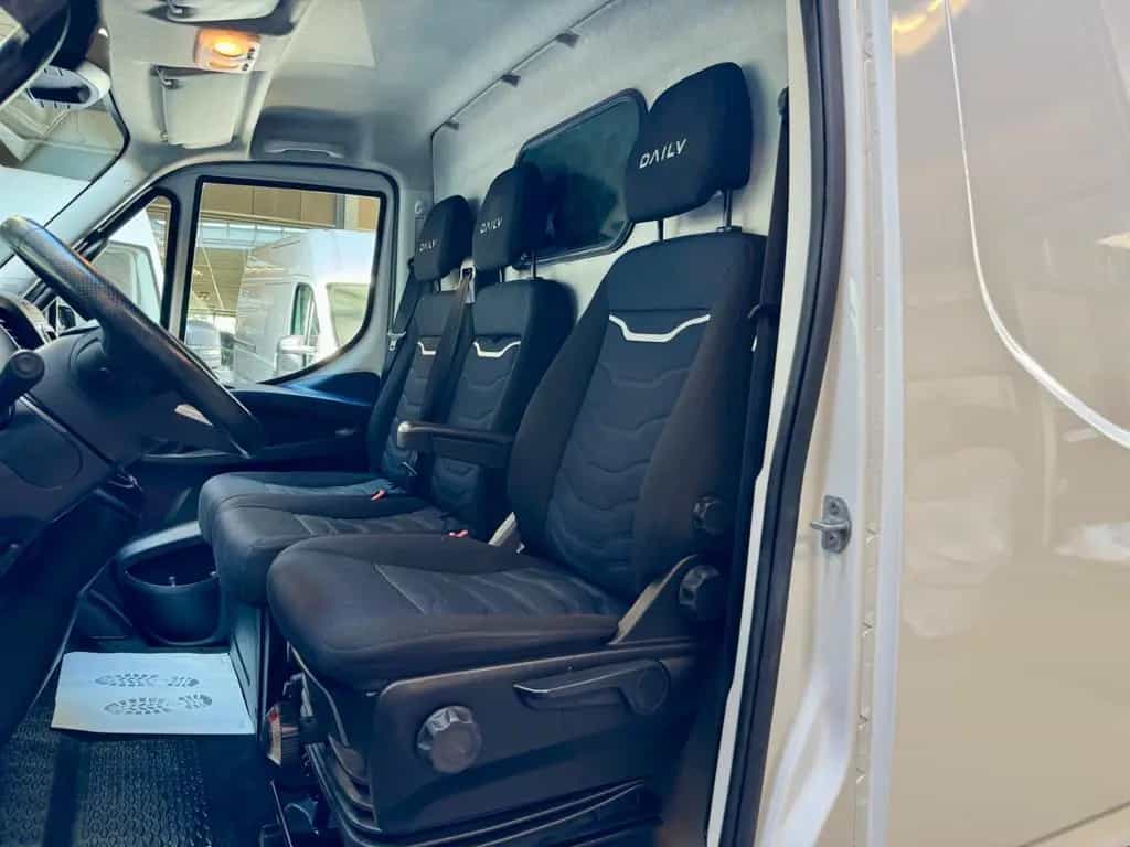 Iveco Other Daily 3.0 D 3520L L3H2 AUTOMATIK CAM 3,5tAHK LED 02/2022-photo-12
