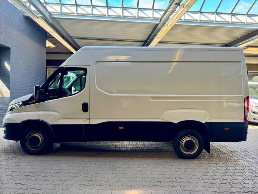 Iveco Other Daily 3.0 D 3520L L3H2 AUTOMATIK CAM 3,5tAHK LED 02/2022-photo-4