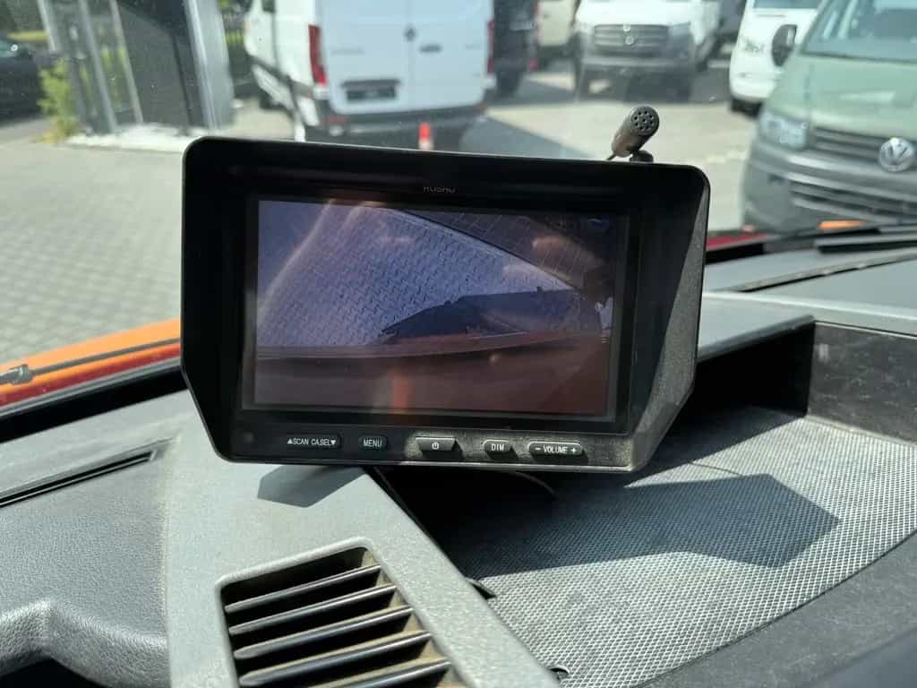 Volkswagen Crafter 02/2018-photo-21