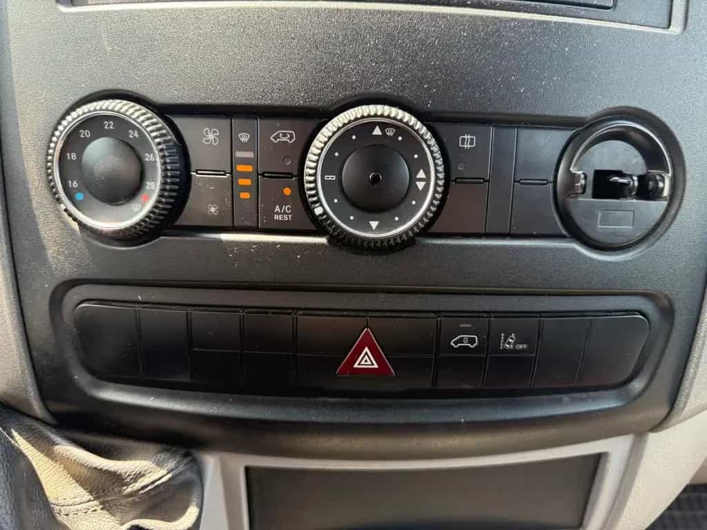 Volkswagen Crafter 02/2018-photo-22