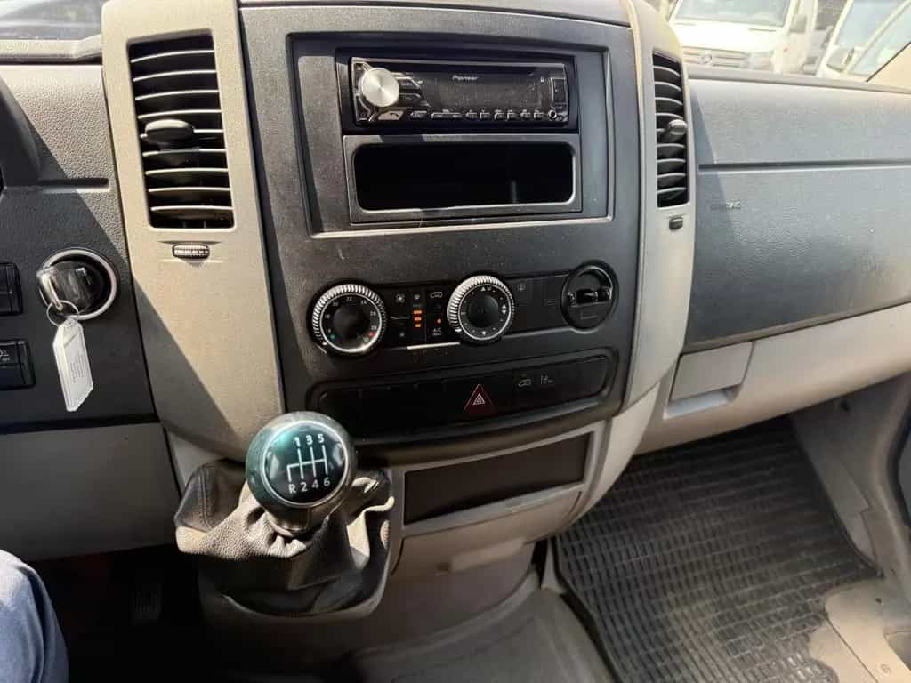 Volkswagen Crafter 02/2018-photo-23