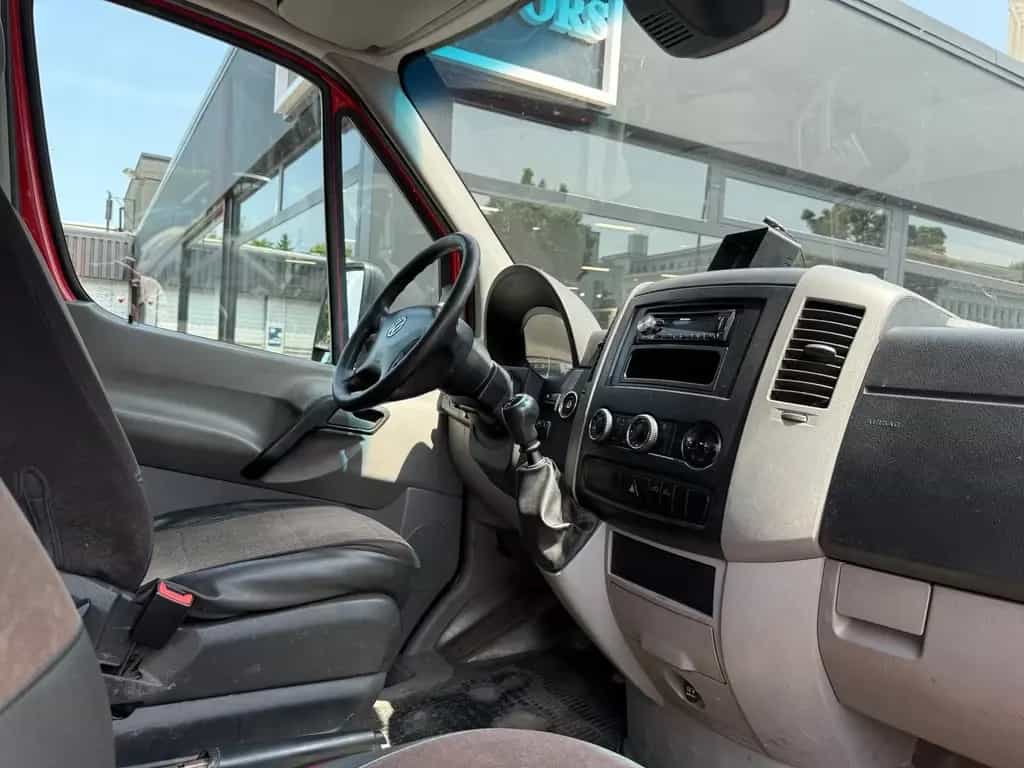 Volkswagen Crafter 02/2018-photo-24