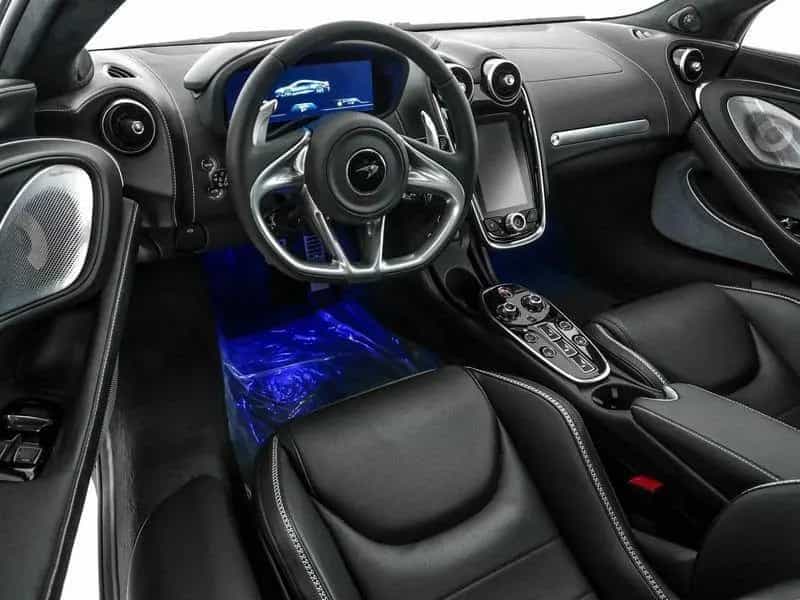 McLaren GT GT - McLaren Milano 06/2025-photo-8