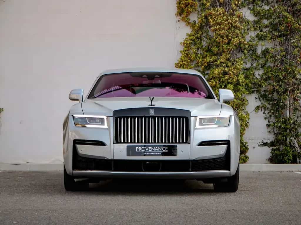 Rolls-Royce Ghost Black Badge Ghost 10/2024-photo-1