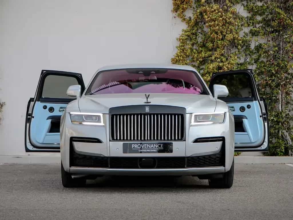 Rolls-Royce Ghost Black Badge Ghost 10/2024-photo-2