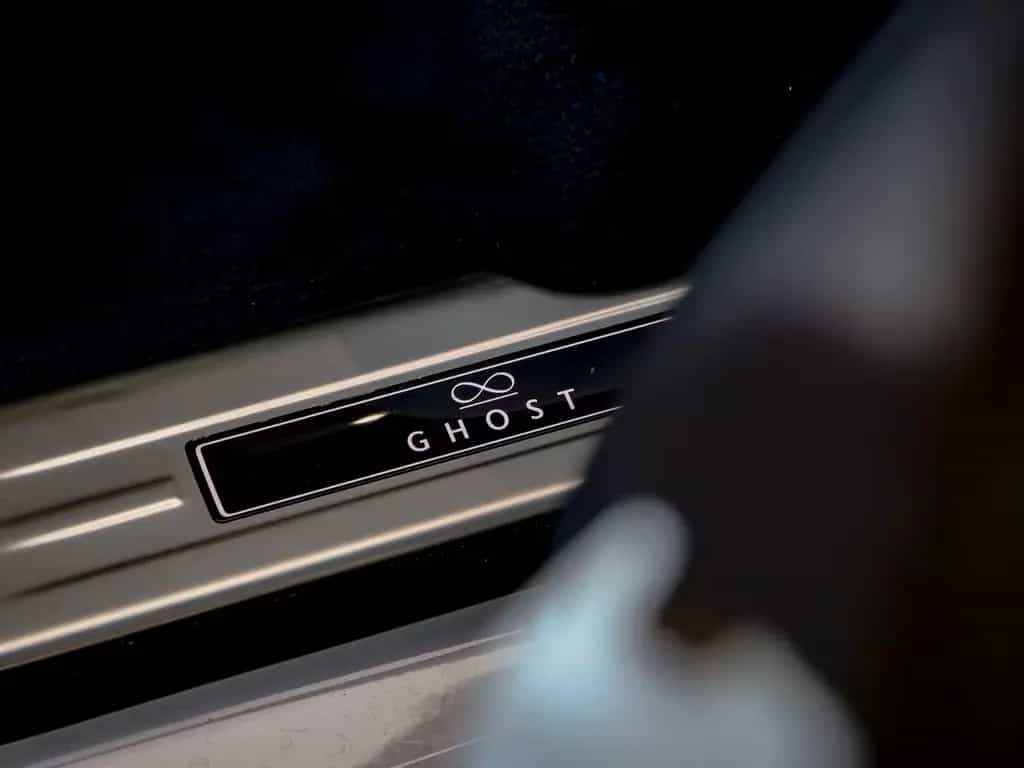 Rolls-Royce Ghost Black Badge Ghost 10/2024-photo-23