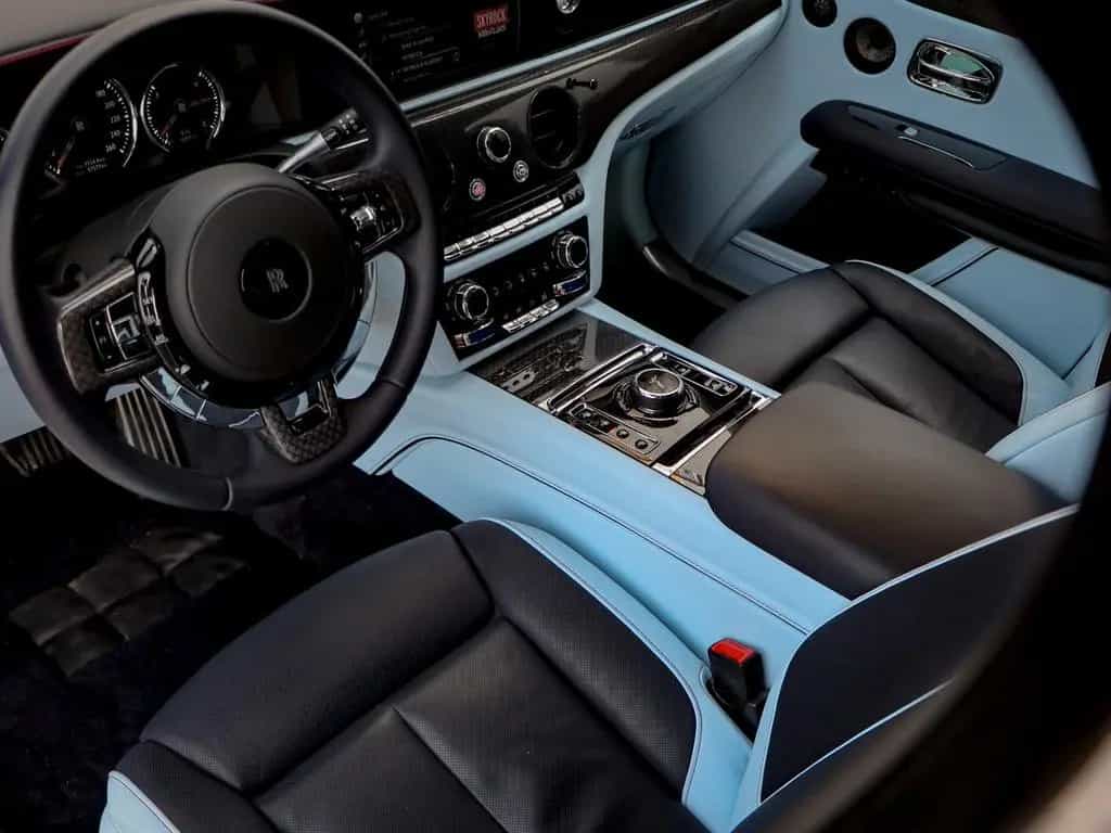 Rolls-Royce Ghost Black Badge Ghost 10/2024-photo-46