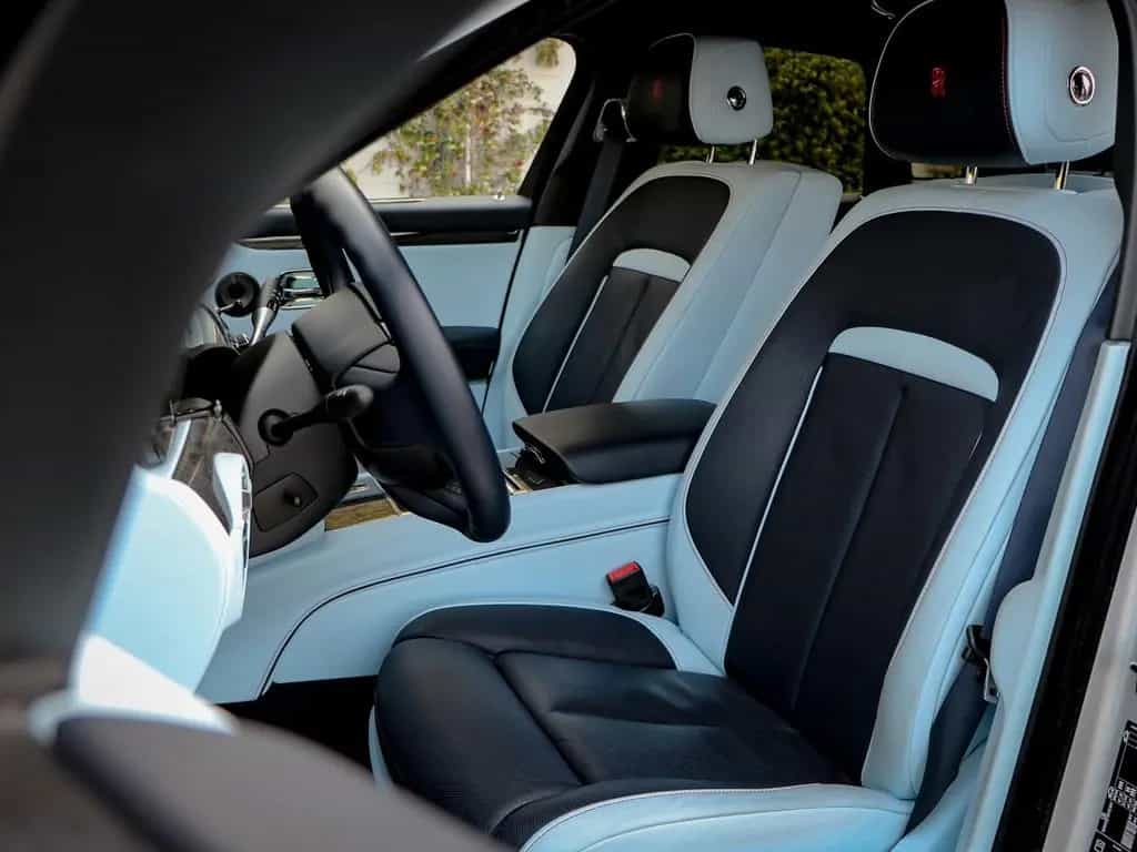 Rolls-Royce Ghost Black Badge Ghost 10/2024-photo-47
