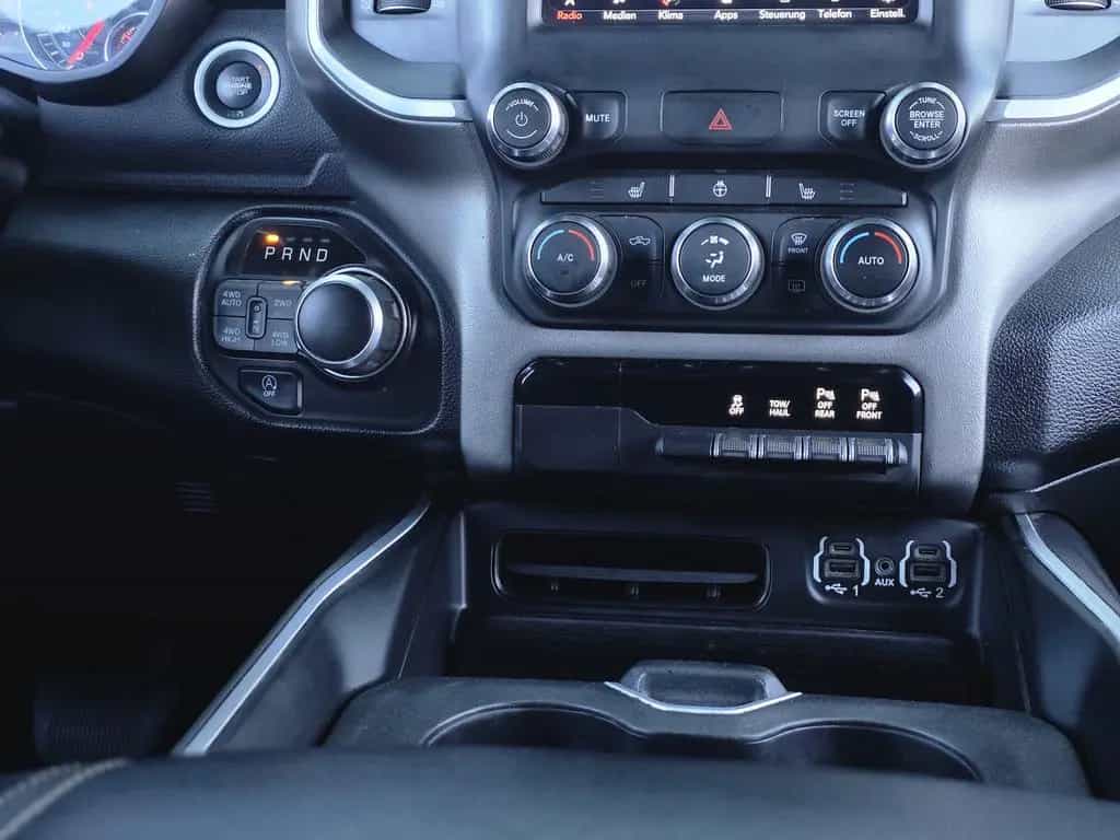 Dodge RAM 1500 5.7 4x4 Bighorn Night LED Kamera AHK 10/2020-photo-25