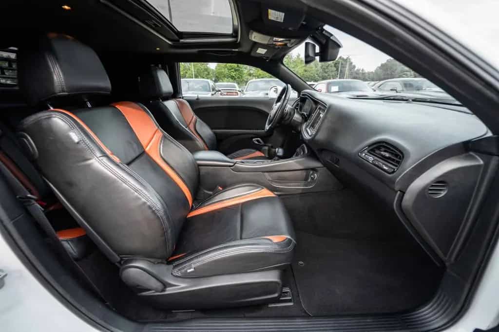 Dodge Challenger 5,7 R/T HEMI NAV ALPINE KAMERA LED 05/2021-photo-26