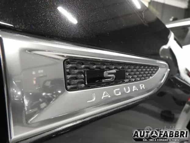 Jaguar E-Pace - E-pace - 2.0D 180CV AWD aut. R-Dynamic 01/2019-photo-9