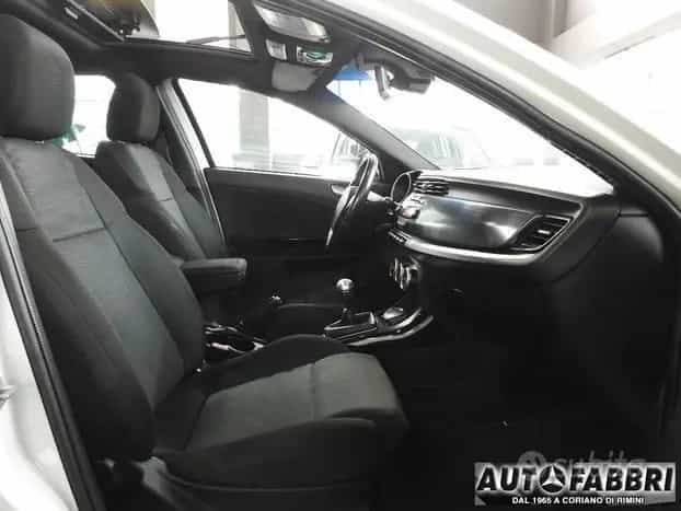 Alfa Romeo Giulietta ROMEO - Giulietta - 1.6 JTDm-2 105 CV 01/2012-photo-6