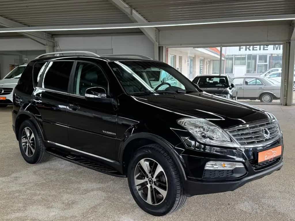 Ssangyong Rexton W Executive 4WD ATG *AHK*SHZ*PDC*Xenon 09/2016-photo-3