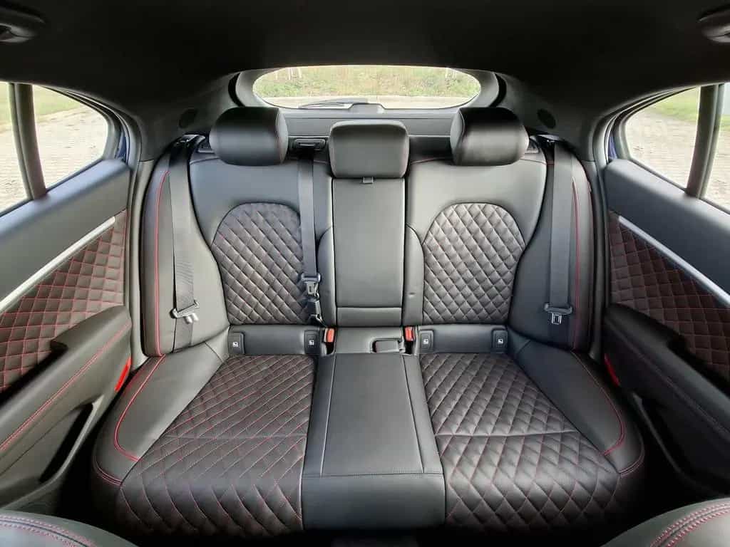 Genesis G70 GX8 Shooting Brake 2.0T AWD Sport 03/2024-photo-17