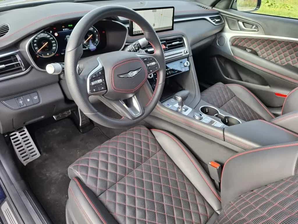 Genesis G70 GX8 Shooting Brake 2.0T AWD Sport 03/2024-photo-19