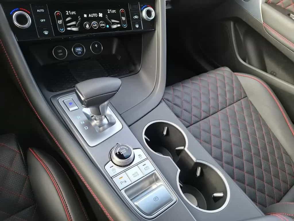 Genesis G70 GX8 Shooting Brake 2.0T AWD Sport 03/2024-photo-28