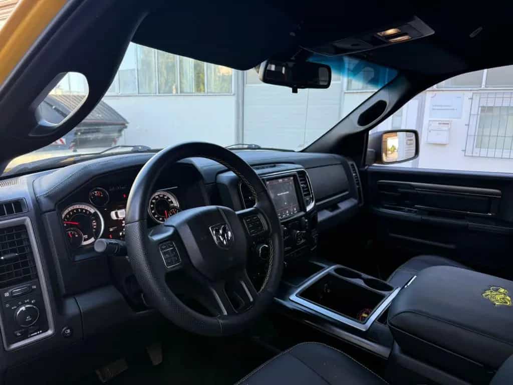 Dodge RAM 4x4 ,5.7 Hemi,Crew Cab, 06/2019-photo-3