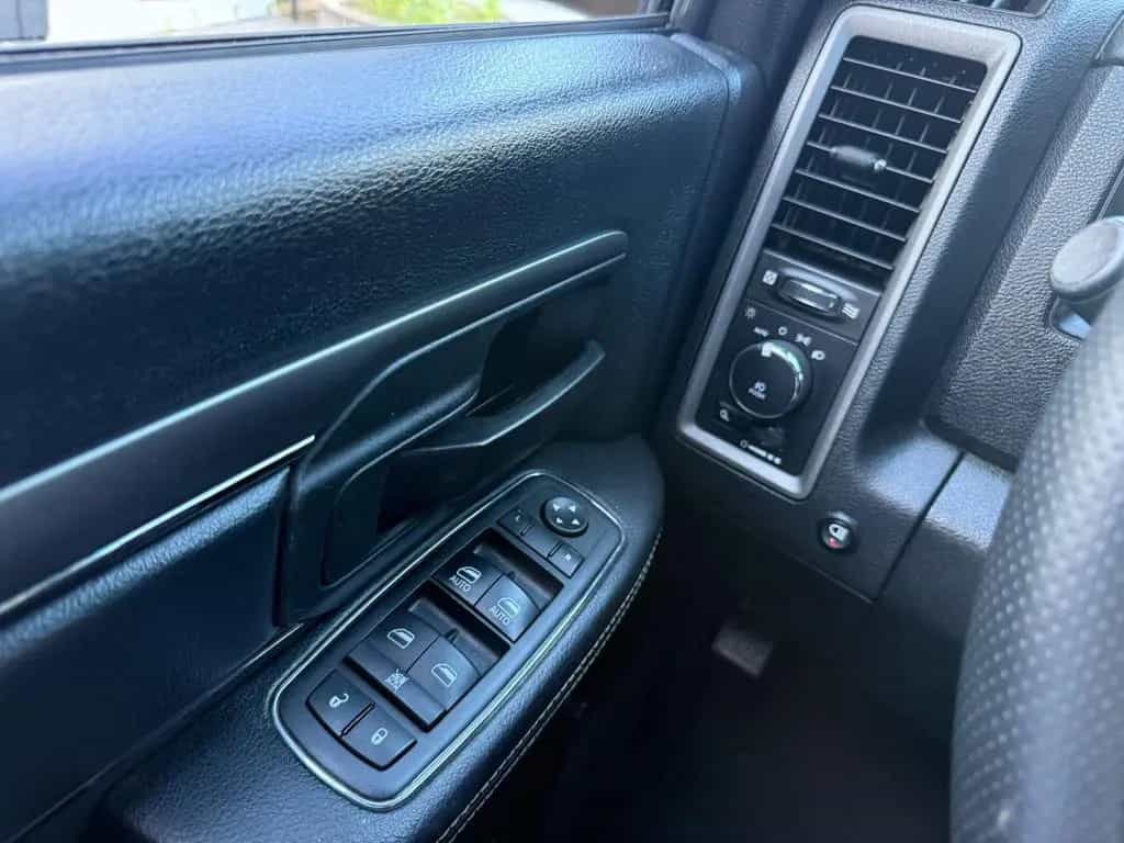 Dodge RAM 4x4 ,5.7 Hemi,Crew Cab, 06/2019-photo-7