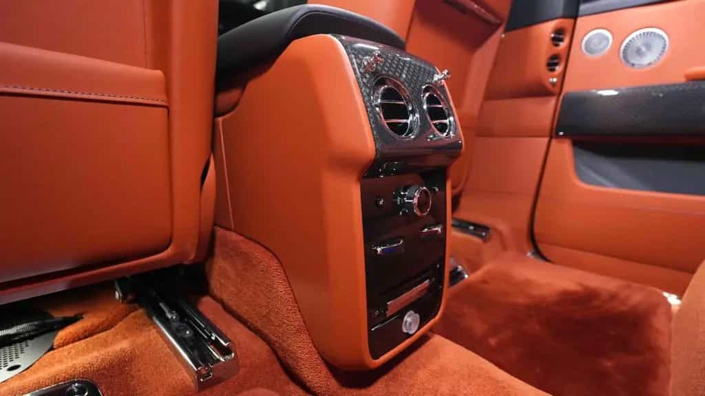Rolls-Royce Cullinan Onyx Concept null-photo-33