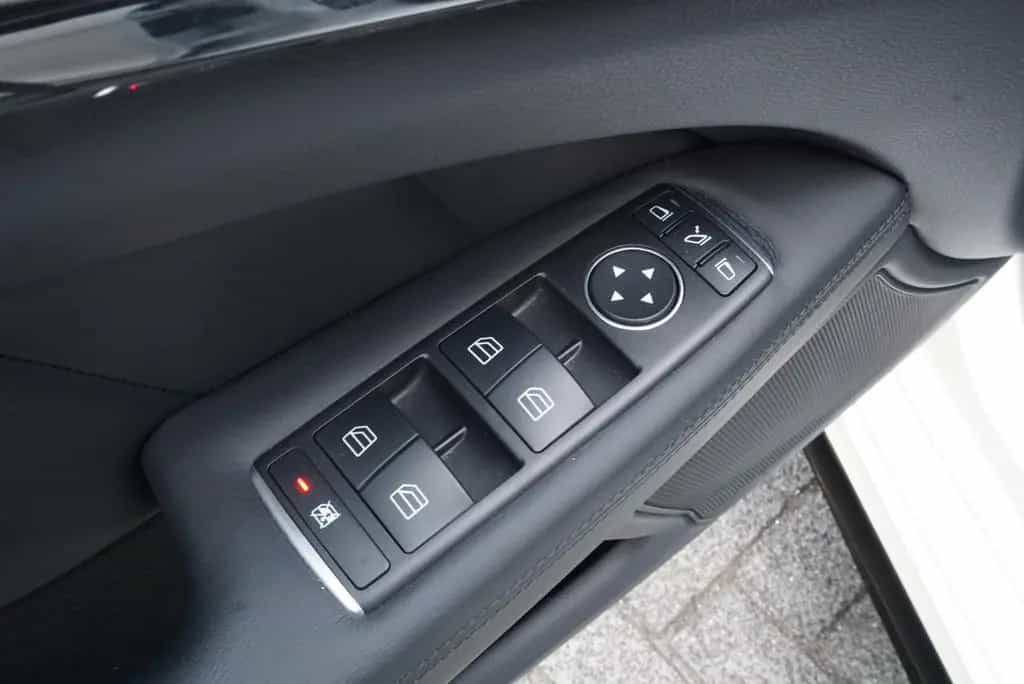 Mercedes-Benz CLS 63 AMG Shooting Brake CLS 63 AMG 4M SB 399,-Mtl. Keyl. 360° Distr+ H&K 04/2017-photo-33