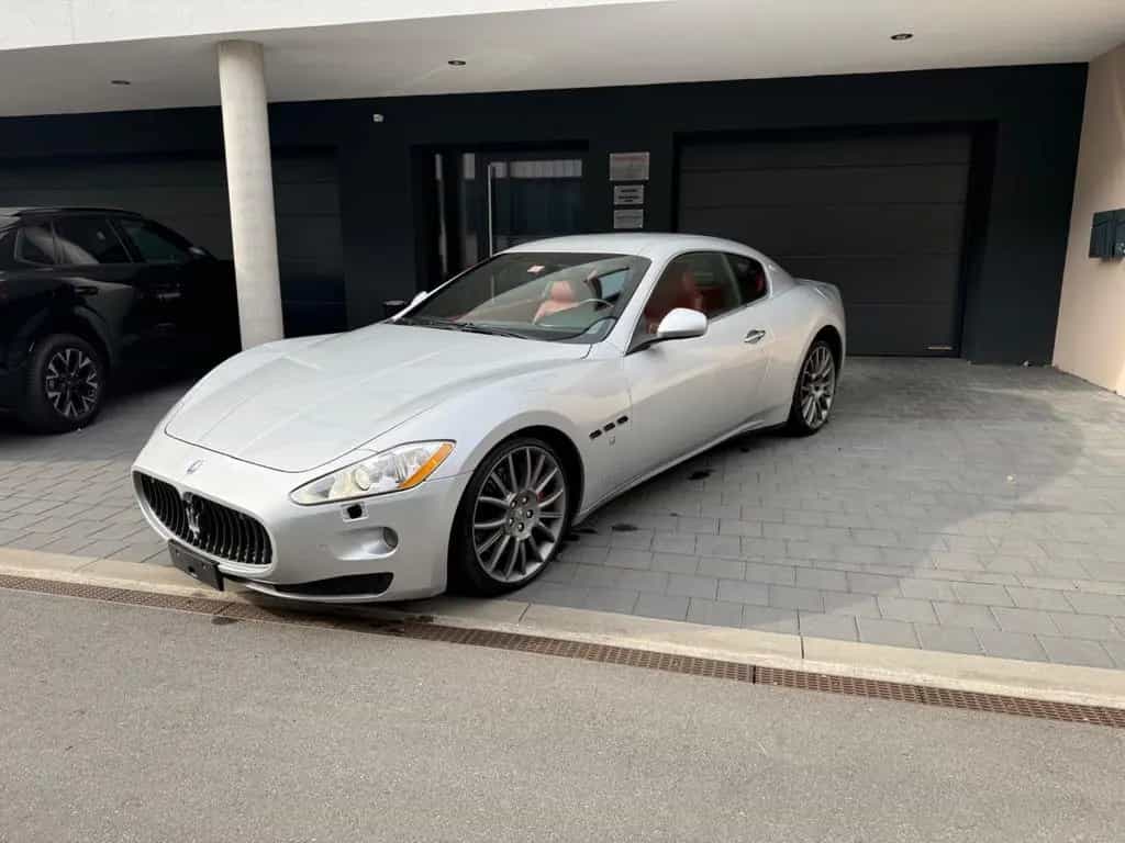 Maserati Granturismo 4.7 V8 S Automatik F1 NAV|LEDER|XENO 01/2010-photo-2