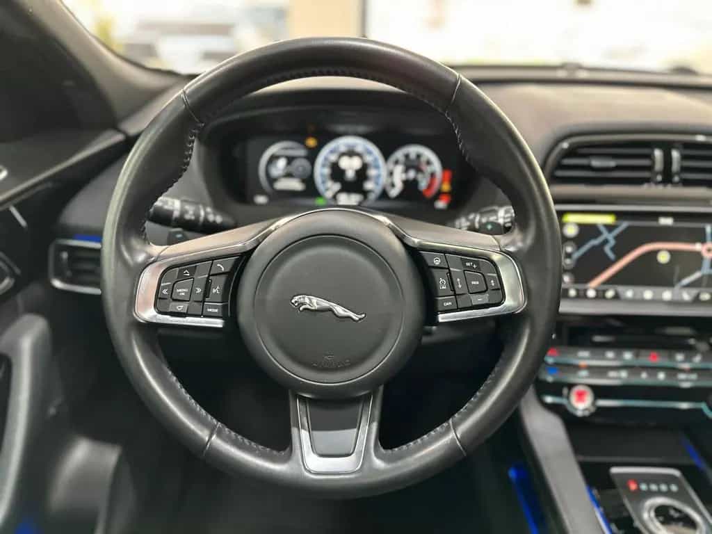 Jaguar F-Pace AWD Pano.|360°Kamera|Volleder|Head-Up 08/2017-photo-13