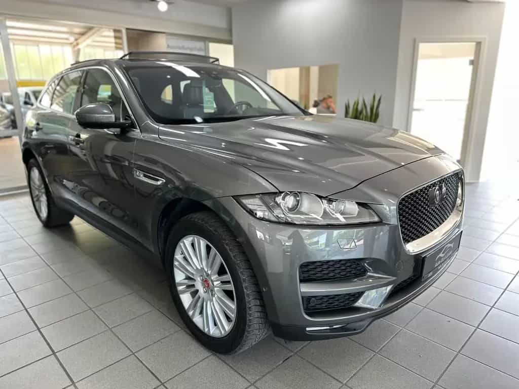 Jaguar F-Pace AWD Pano.|360°Kamera|Volleder|Head-Up 08/2017-photo-3