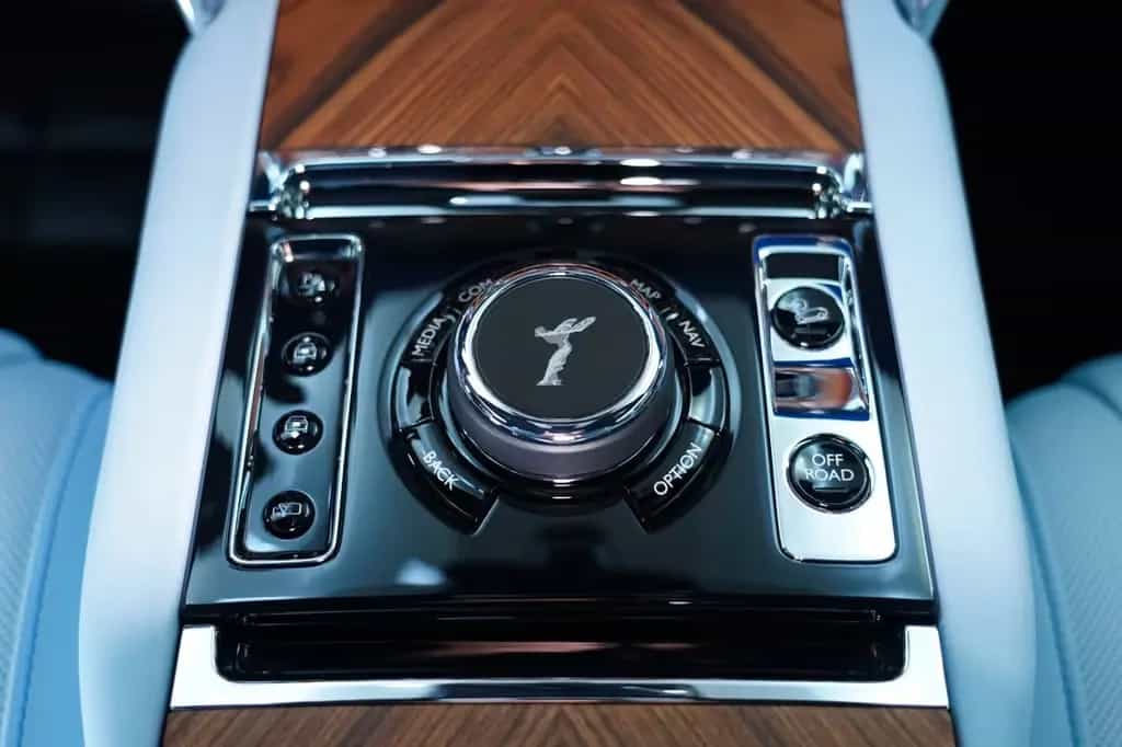 Rolls-Royce Cullinan Onyx Concept 01/2019-photo-14