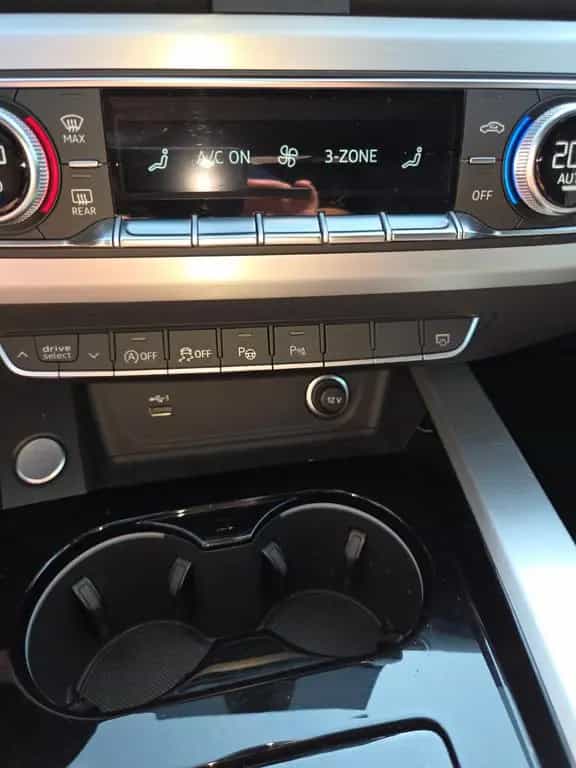 Audi A4 Avant 40 TDI S line Front-Heck Kamera, Memory 01/2022-photo-19