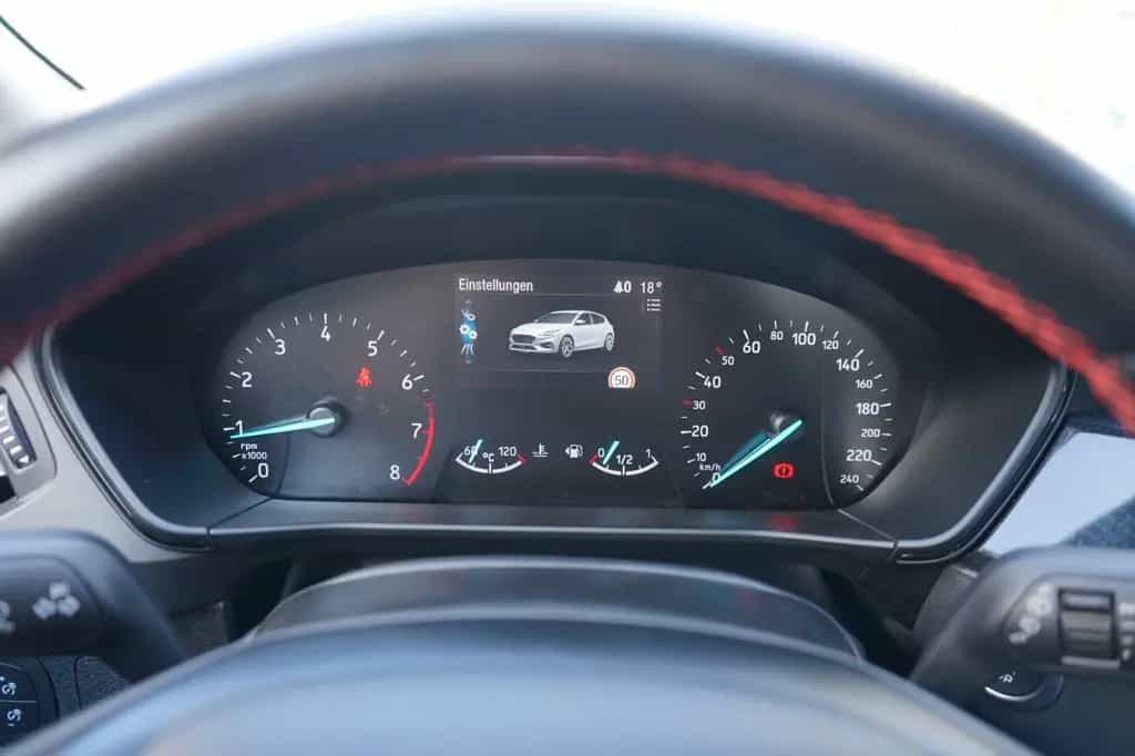 Ford Focus Lim.1.0 EcoBoost ST-Line AHK/Navi/Shz 11/2018-photo-14