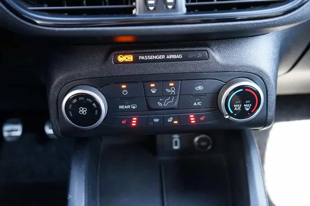 Ford Focus Lim.1.0 EcoBoost ST-Line AHK/Navi/Shz 11/2018-photo-16