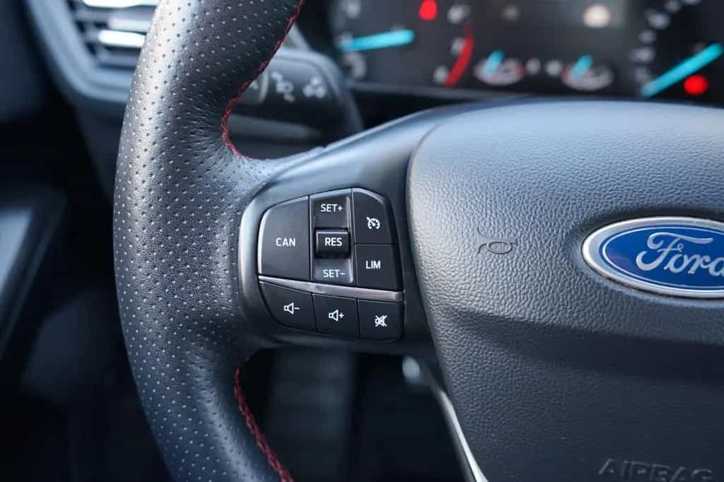 Ford Focus Lim.1.0 EcoBoost ST-Line AHK/Navi/Shz 11/2018-photo-17
