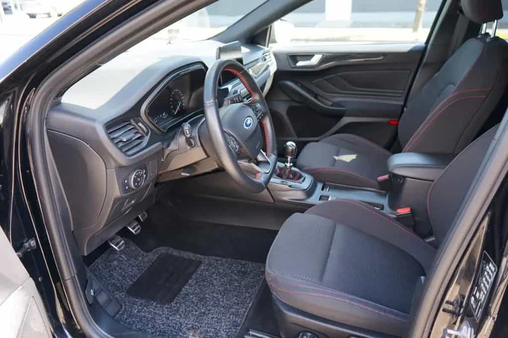 Ford Focus Lim.1.0 EcoBoost ST-Line AHK/Navi/Shz 11/2018-photo-5