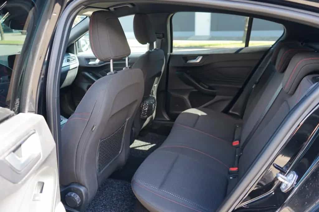 Ford Focus Lim.1.0 EcoBoost ST-Line AHK/Navi/Shz 11/2018-photo-7