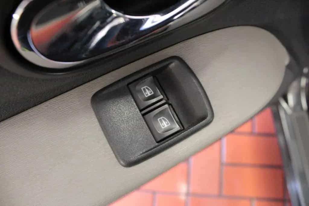 Dacia Lodgy TCE 115  Lauréate *Navigation 03/2014-photo-35