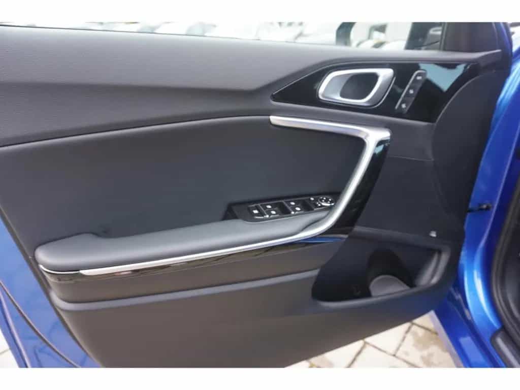 Kia Ceed_sw 1.5T 140 GT Line DCT7 AHK Navi Techn. AC 02/2026-photo-9
