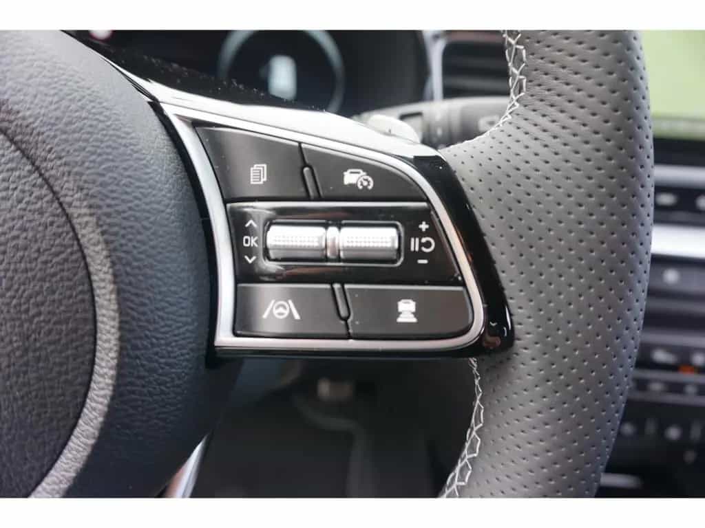 Kia Ceed_sw 1.5T 140 GT Line DCT7 AHK Navi Techn. AC 02/2026-photo-13