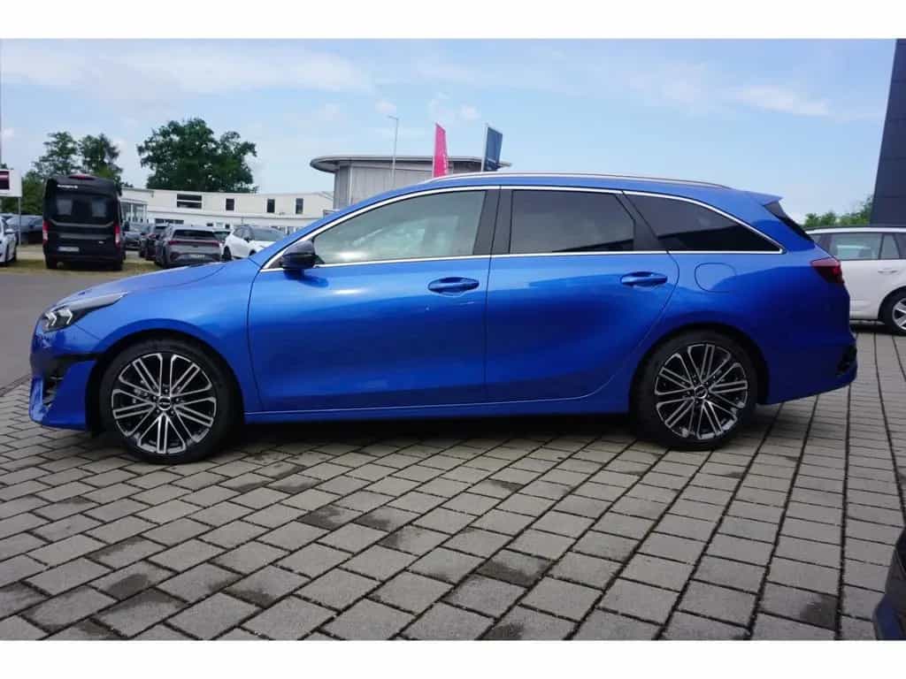 Kia Ceed_sw 1.5T 140 GT Line DCT7 AHK Navi Techn. AC 02/2026-photo-1