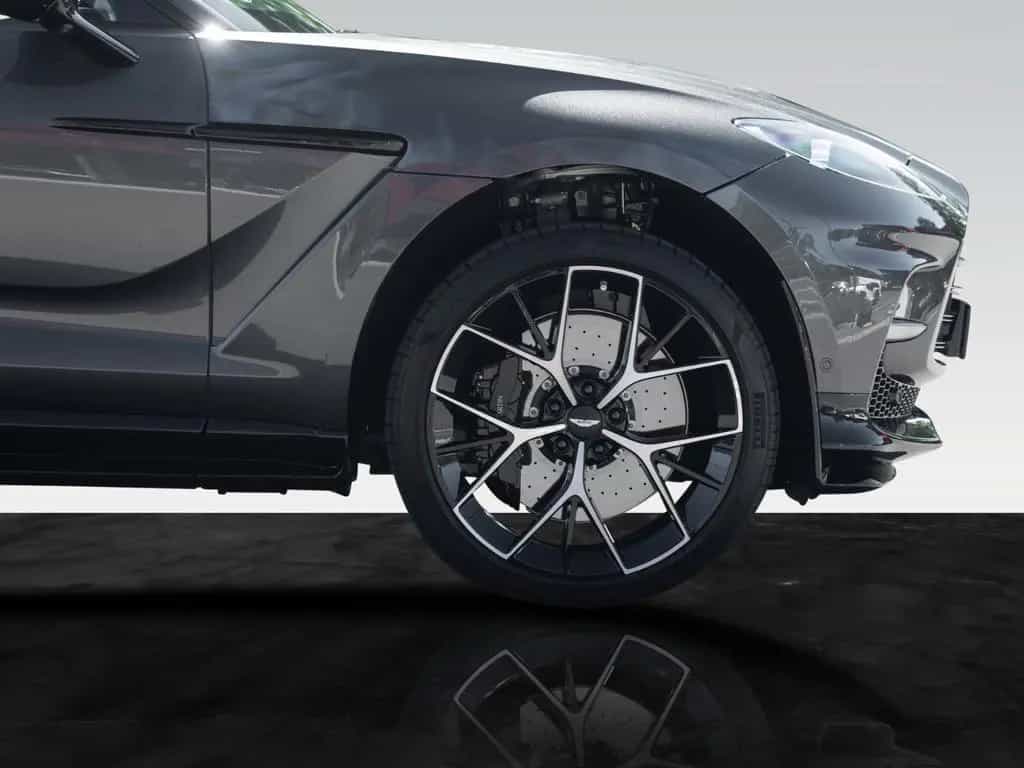 Aston Martin DBX 707 | Remote Heat | Signature Paint 01/2025-photo-16