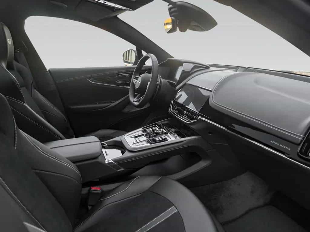Aston Martin DBX 707 | Remote Heat | Signature Paint 01/2025-photo-21